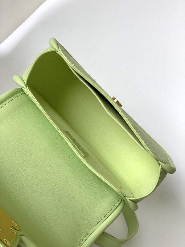 LV Hide & Seek Handbag 21cm Green Epi Grain Cowhide GHW