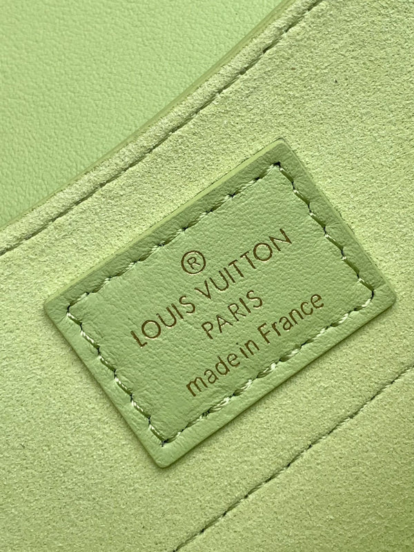 LV Hide & Seek Handbag 21cm Green Epi Grain Cowhide GHW