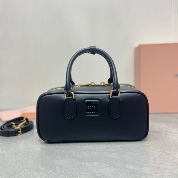 BORSA ARCADIE 27 IN PELLE DI VITELLO NERA LUCIDA