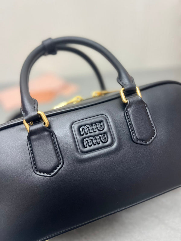 ARCADIE BAG 27 IN BLACK SHINY CALFSKIN