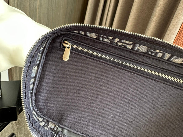 diortravel vanity 25 black beige oblique embroidery