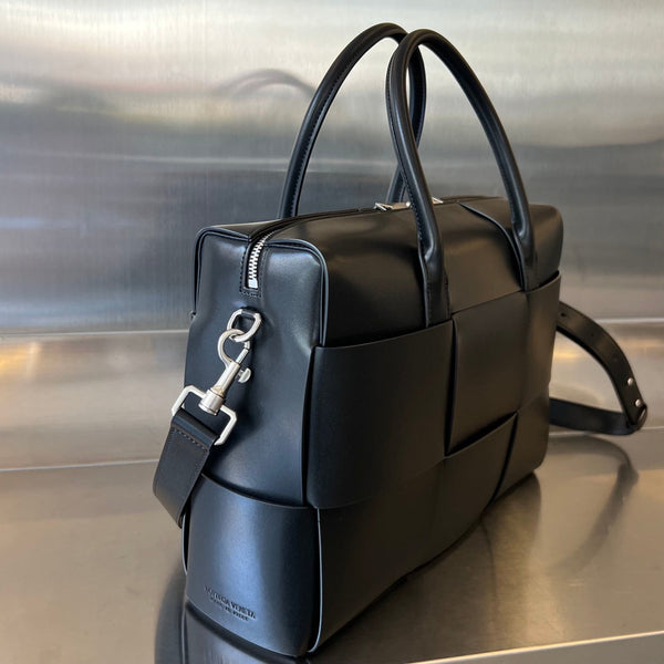 BORSA ARCO 36 IN PELLE DI AGNELLO NERA