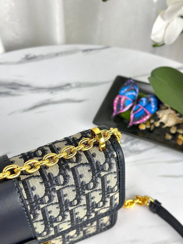 MONTAIGNE 25 BAG IN BLUE OBLIQUE JACQUARD