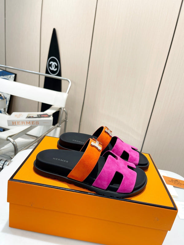 HM CHYPRE SANDAL PINK AND FIRE WITH H-BUCKLE SUEDE