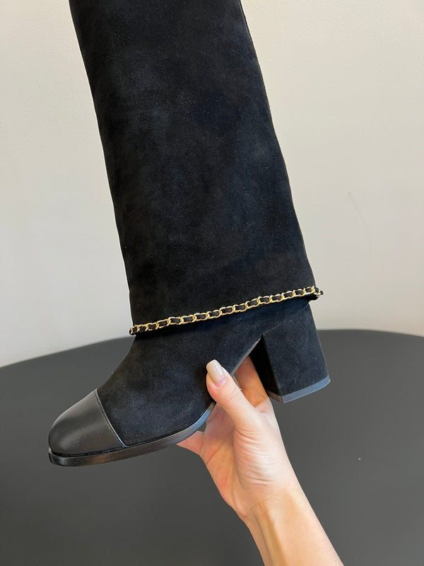 Stivali alti CC neri con catena in pelle scamosciata e vacchetta 944967