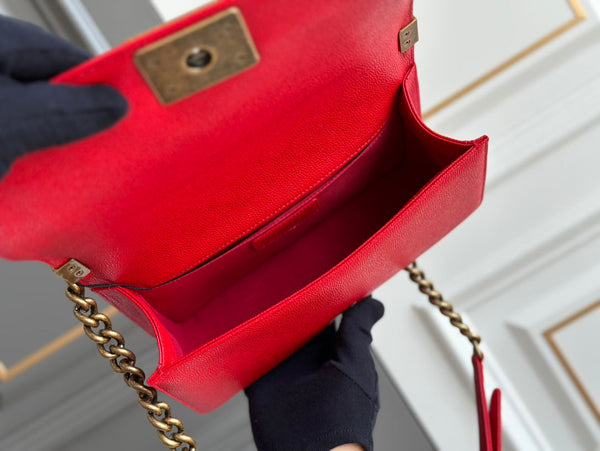 boy medium 25 red quilted caviar antique ghw