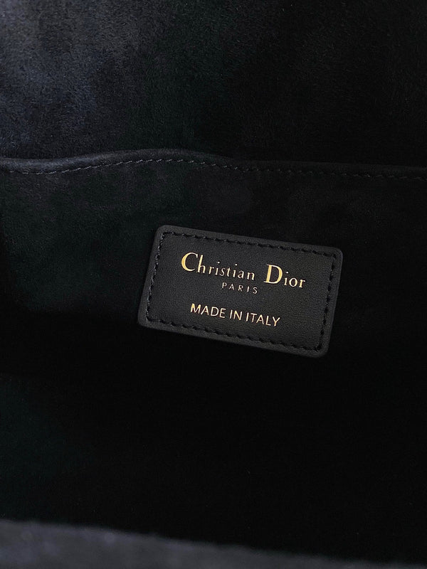 BOSTON 20 HANDBAG IN BLACK CALFSKIN