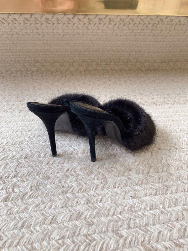 LA 16 HEELED MULES IN BLACK RABBIT FUR AND SMOOTH LAMBSKIN