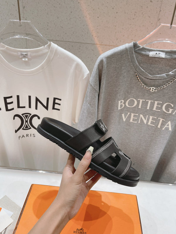 STAR-PATTERNED SANDAL BLACK CALFSKIN