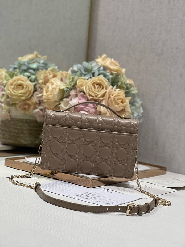 MISS CD 24CM PELLE DI AGNELLO MARRONE SCURO