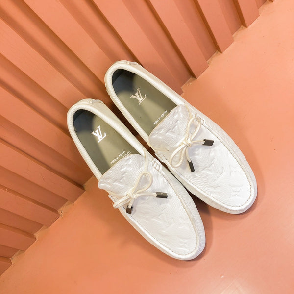 LV LOAFER IN WHITE EMBOSSED CALFSKIN