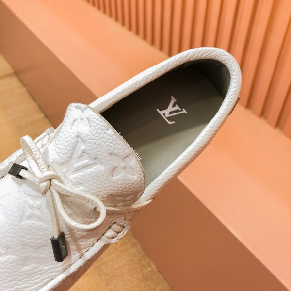 LV LOAFER IN WHITE EMBOSSED CALFSKIN