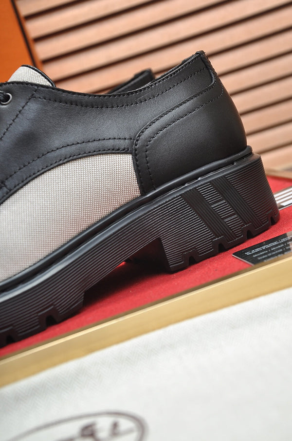 HM DANIEL TRAMPING SHOE BLACK AND CREAM BREATHABLE FABRIC