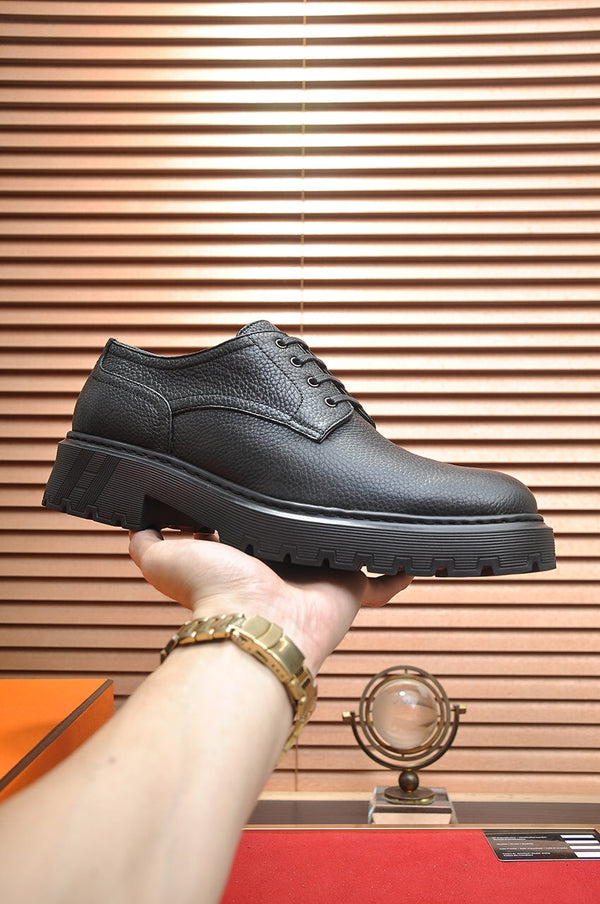 HM DANIEL TRAMPING SHOE BLACK GRAINDED CALFSKIN