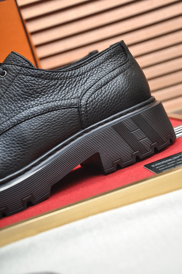 HM DANIEL TRAMPING SHOE BLACK GRAINDED CALFSKIN