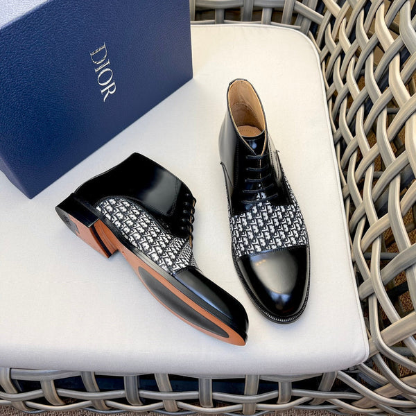 CD HOMME LACE-UP ANKLE BOOT BLACK AND WHITE CALFSKIN