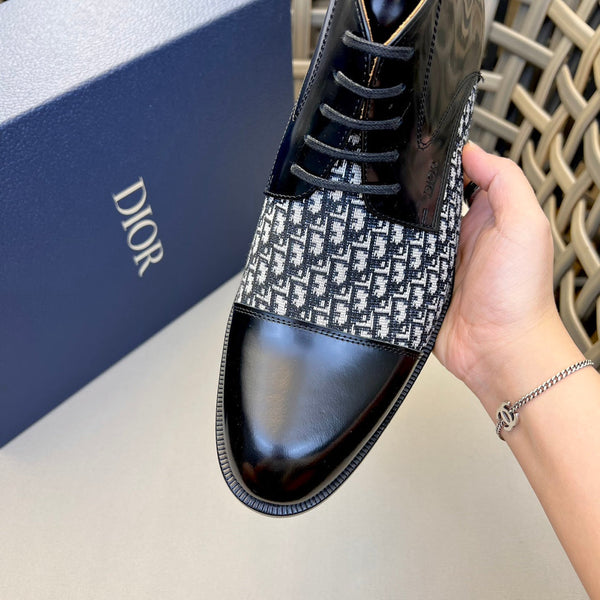 CD HOMME LACE-UP ANKLE BOOT BLACK AND WHITE CALFSKIN