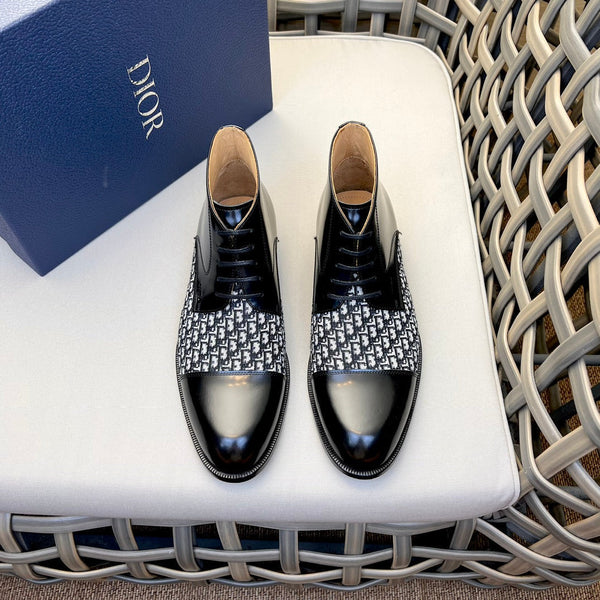 CD HOMME LACE-UP ANKLE BOOT BLACK AND WHITE CALFSKIN