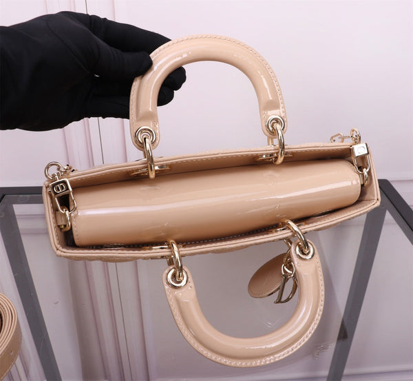 MEDIUM LADY D-JOY 26 BEIGE PELLE DI AGNELLO