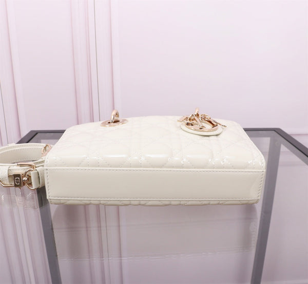 MEDIUM LADY D-JOY 26 PELLE DI AGNELLO BIANCA