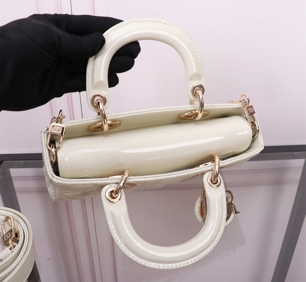 MEDIUM LADY D-JOY 26 PELLE DI AGNELLO BIANCA