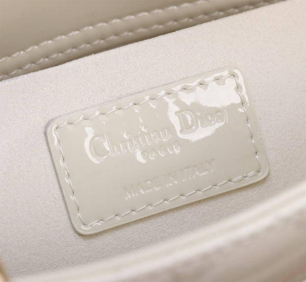 MEDIUM LADY D-JOY 26 PELLE DI AGNELLO BIANCA