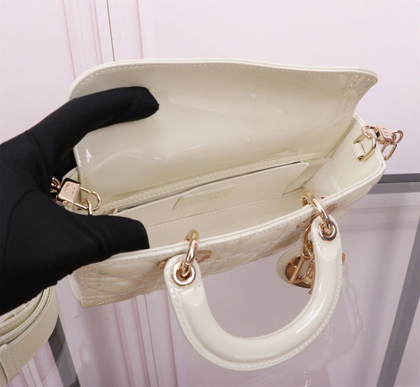 MEDIUM LADY D-JOY 26 PELLE DI AGNELLO BIANCA