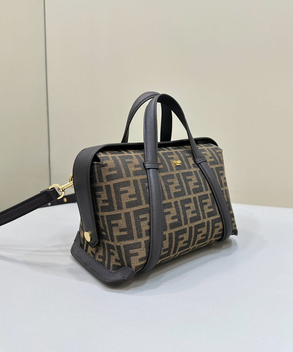 BORSA FENDI 27 IN TESSUTO JACQUARD MARRONE MIX NERO CON PELLE DI VITELLO