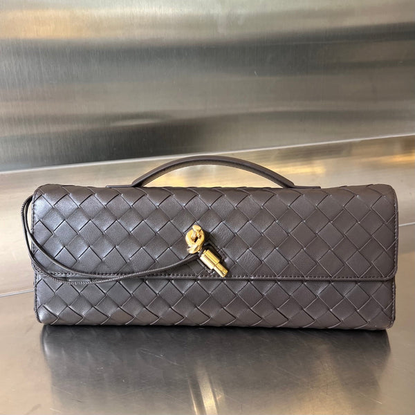 BV Borsa a mano lunga Andiamo con manico 31 cm in pelle di vitello color cioccolato Ghw