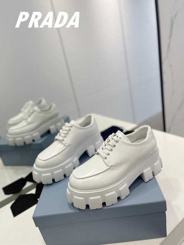 MOCASSINI CON LACCI IN PELLE SPAZZOLATA PRA MONOLITH BIANCHI