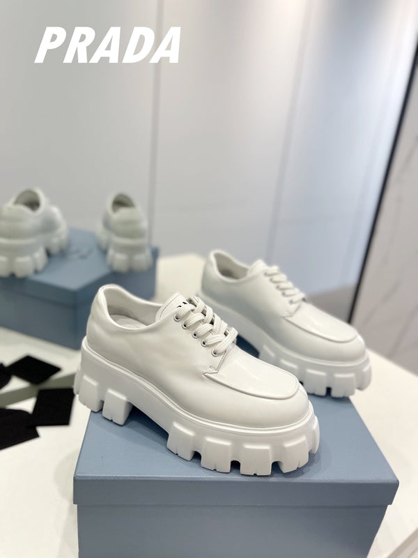 MOCASSINI CON LACCI IN PELLE SPAZZOLATA PRA MONOLITH BIANCHI