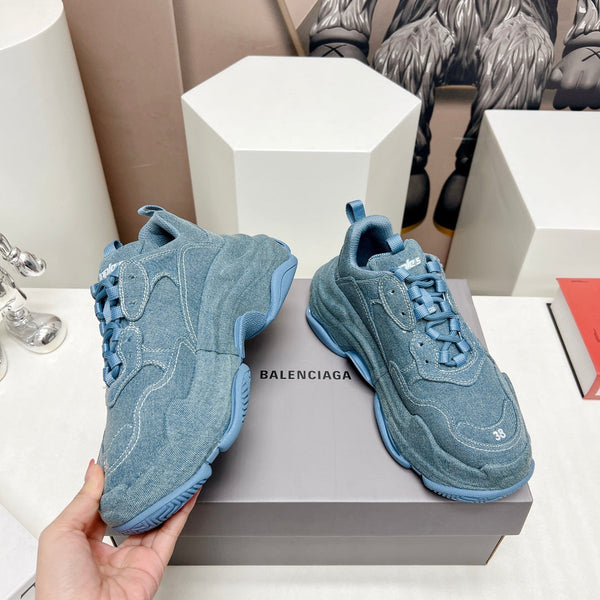 TRIPLE S SNEAKER IN BLUE DENIM