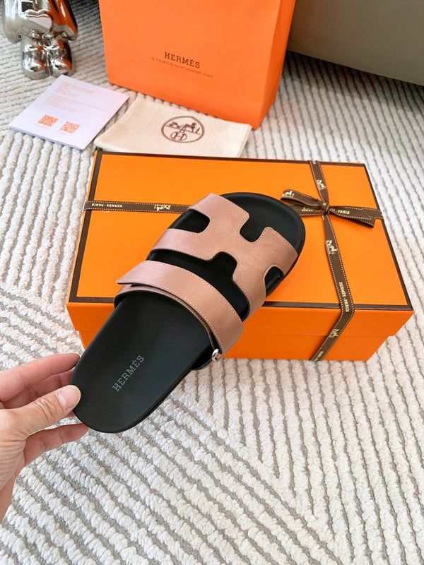 HM Chypre Sandal Shimmery Orange Pink Lambskin 963506