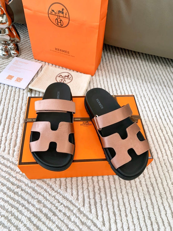 HM Chypre Sandal Shimmery Orange Pink Lambskin 963506