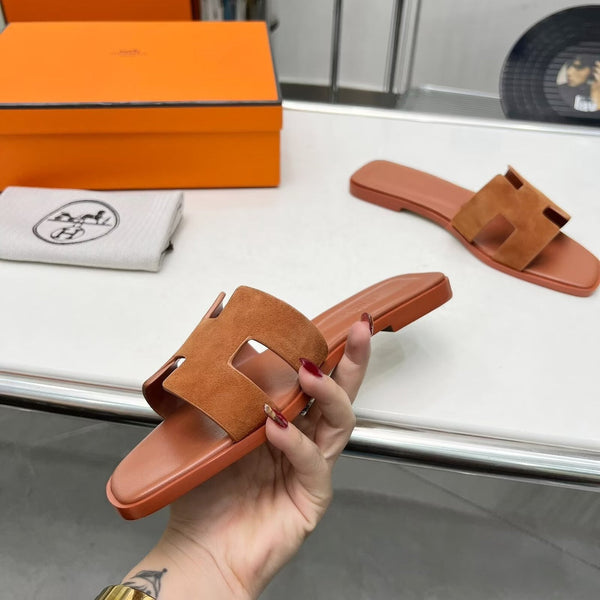 Sandalo 0ran in pelle scamosciata color oro