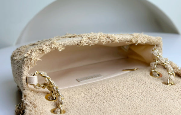 Borsa classica con patta 27 cm in lino intrecciato beige