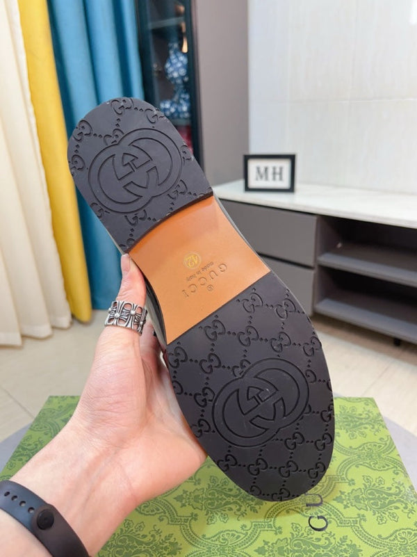 GG Men's Tassel Loafer Black Canvas Cowhide 330398