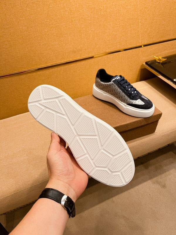 CD HOMME THICK-SOLE SNEAKERS BLACK AND WHITE JACQUARD