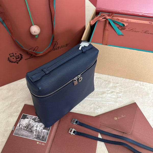 ZAINO CON TASCA EXTRA L23.5 IN PELLE DI VITELLO BLU NAVY CON FERRAMENTA ARGENTO