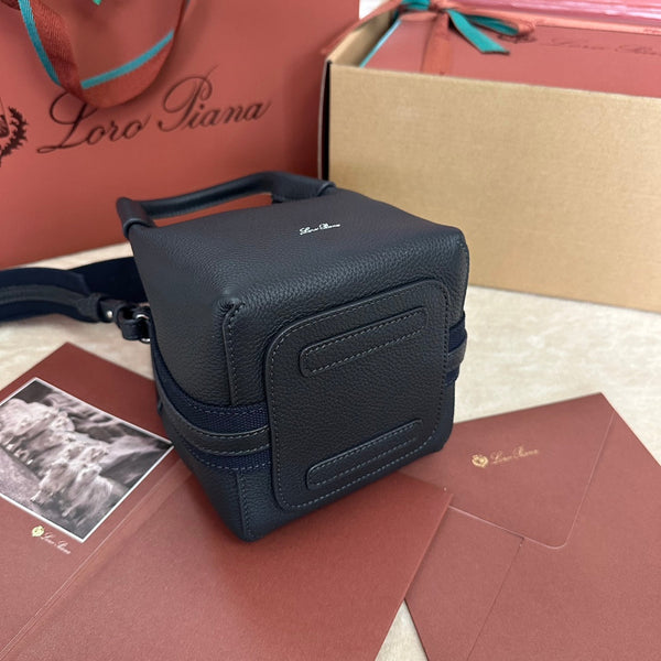 BORSA MICRO BALE IN PELLE DI VITELLO NERA 226599