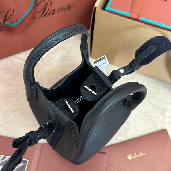 BORSA MICRO BALE IN PELLE DI VITELLO NERA 226599