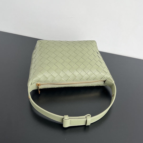 BORSA WALLACE 22 IN PELLE DI VITELLO VERDE CHIARO