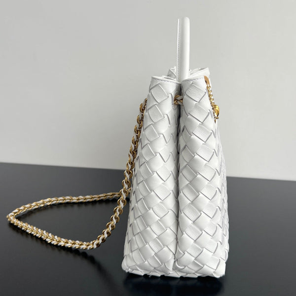 bv medium andiamo 32 light green lambskin