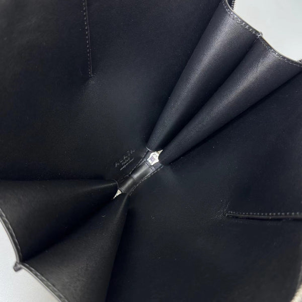 Le Coeur 21cm Black Calfskin Shouder bag