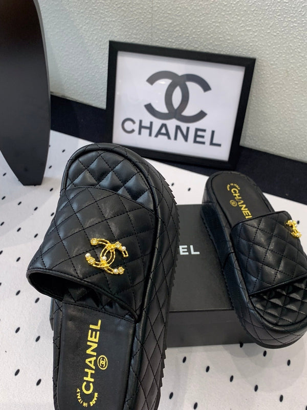 cc platform in pelle di vitello trapuntata nera