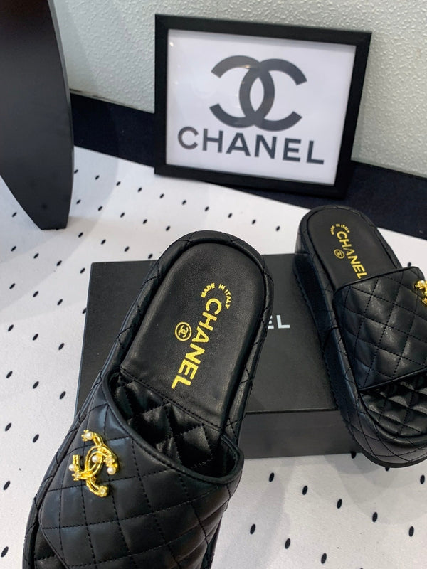 cc platform in pelle di vitello trapuntata nera