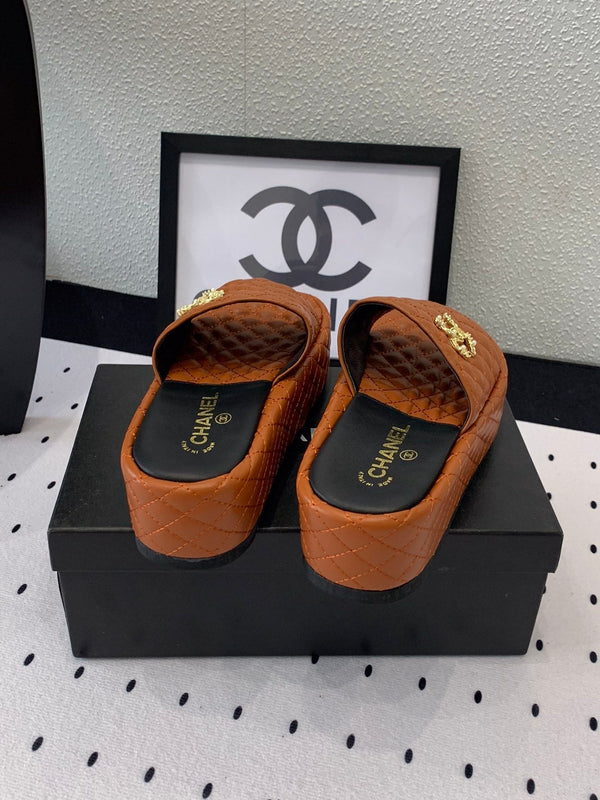 cc plateau in pelle di vitello trapuntata marrone scuro