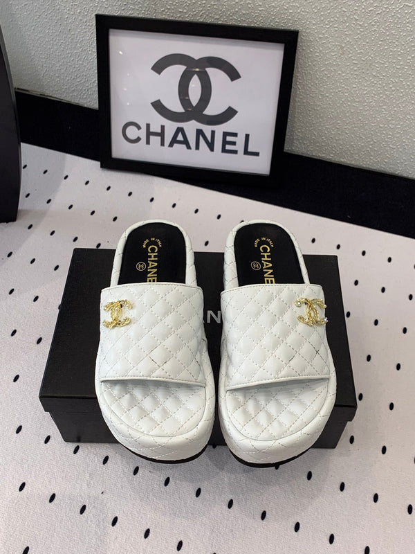 cc platform in pelle di vitello trapuntata bianca