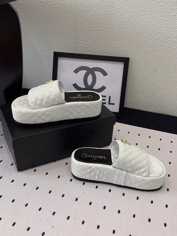 cc platform in pelle di vitello trapuntata bianca