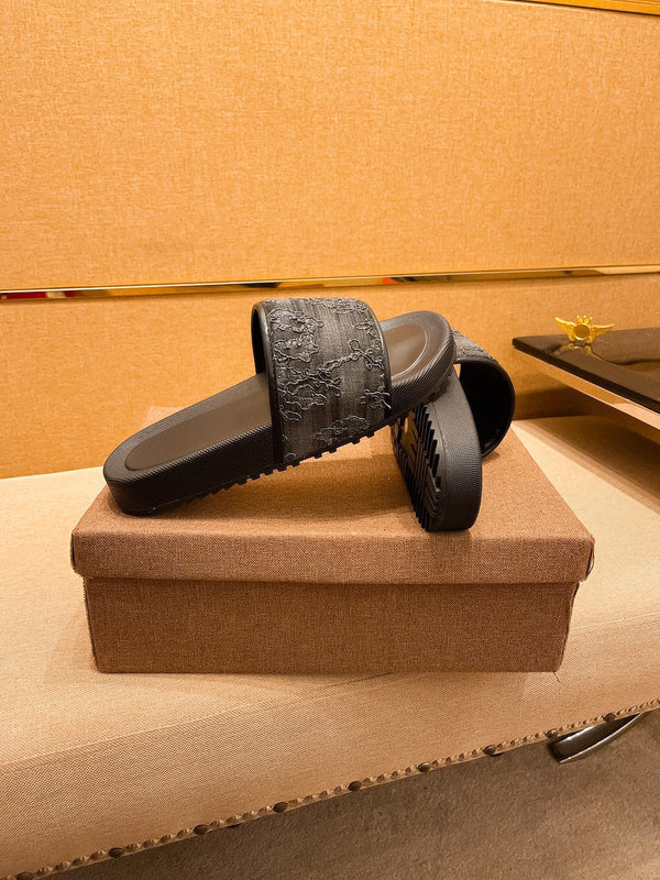 GG Men's Slide Black Calfskin 709745